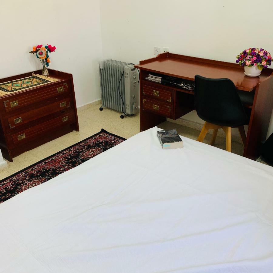 Home Away From Home Yerusalem Bagian luar foto