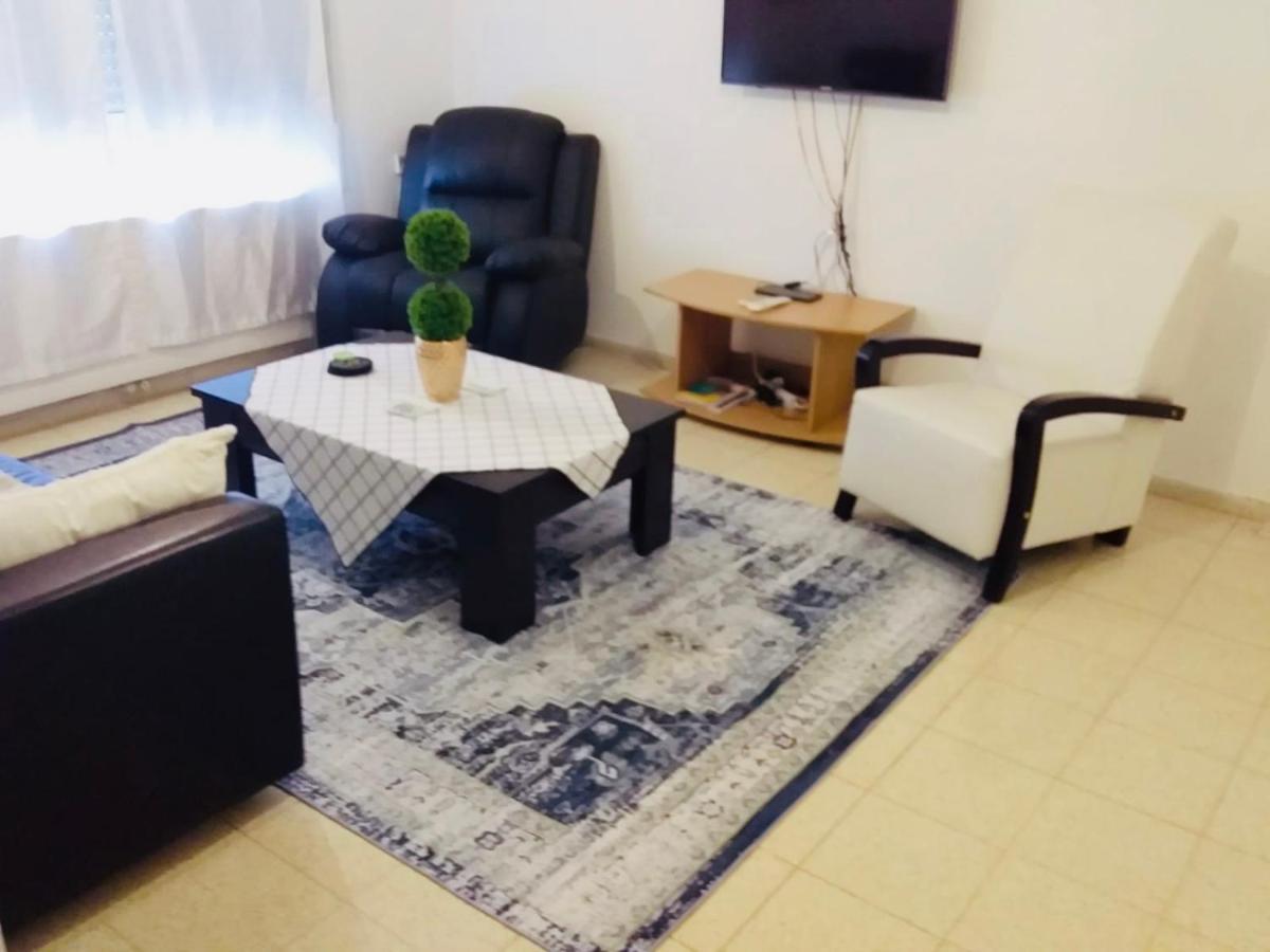 Home Away From Home Yerusalem Bagian luar foto